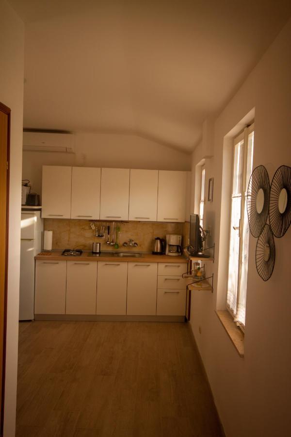 Apartments Cvelic Milovcic Malinska Eksteriør billede